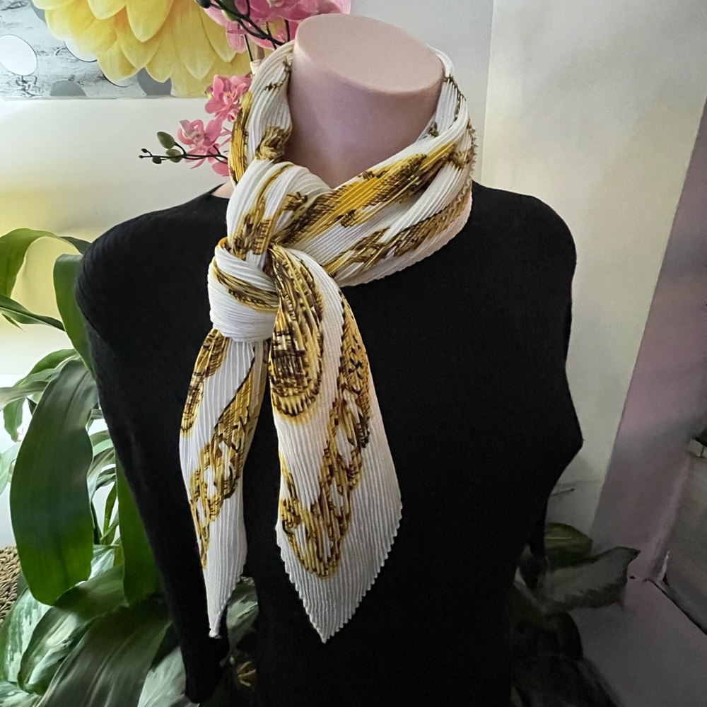 Chanel 31 Rue Cambon Silk Scarf. - Picture 3 of 16